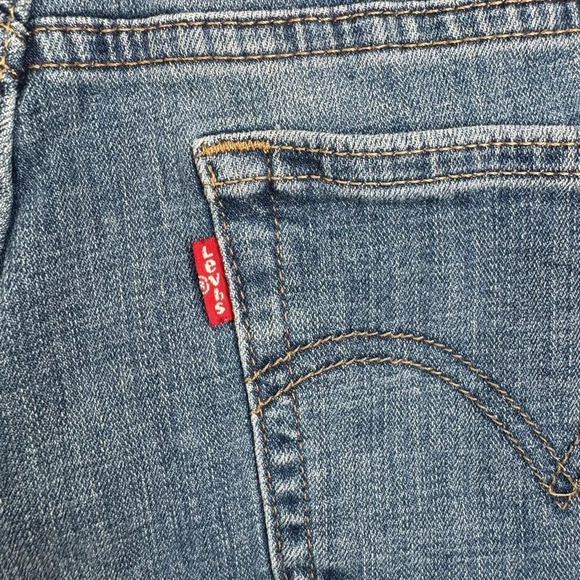Levis Denim Jean Shorts 6 Inch Rise Womens Size 30 Medium Wash - Picture 11 of 11